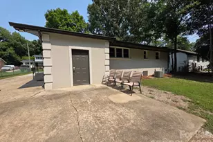 1501 Vancouver Dr, Charlotte, NC 28213 - Photo 40