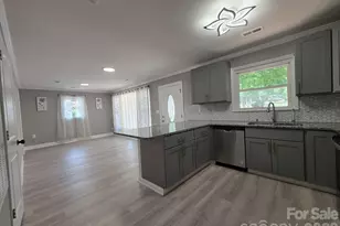 1501 Vancouver Dr, Charlotte, NC 28213 - Photo 12