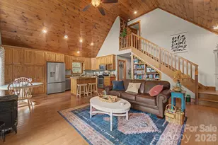 374 Ridgeway St, Sylva, NC 28779 - Photo 4