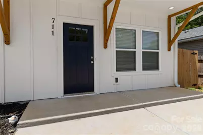 711 Pennsylvania Avenue, Charlotte, NC 28216 - Photo 2