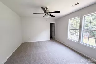 5714 Waverly Lynn Ln, Charlotte, NC 28269 - Photo 10