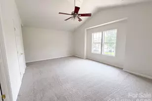 5714 Waverly Lynn Ln, Charlotte, NC 28269 - Photo 4