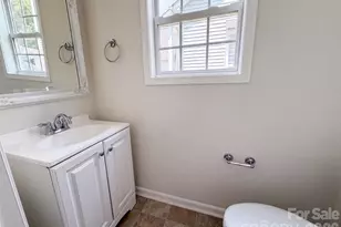 5714 Waverly Lynn Ln, Charlotte, NC 28269 - Photo 14