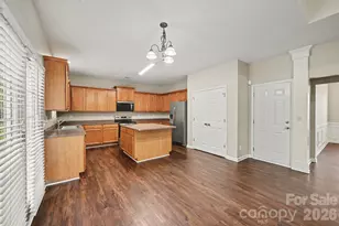 9839 Jeanette Cir, Charlotte, NC 28213 - Photo 6