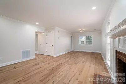 100 Cabell Way, Charlotte, NC 28211 - Photo 4