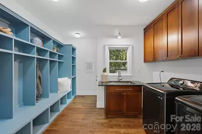 2013 Victorian Place, Charlotte, NC 28203 - Photo 32