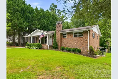 320 Kendale Court, East Flat Rock, NC 28726 - Photo 2