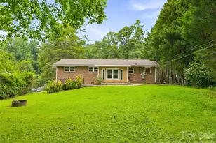 320 Kendale Ct, East Flat Rock, NC 28726 - Photo 4