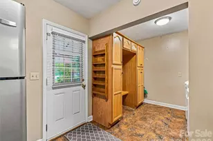 320 Kendale Ct, East Flat Rock, NC 28726 - Photo 10