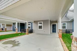 2866 15th Ave Pl SE, Hickory, NC 28602 - Photo 2
