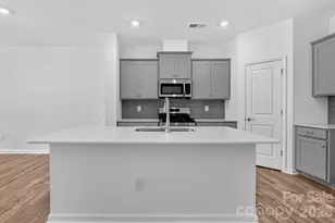 9427 Old Dowd Rd, Charlotte, NC 28214 - Photo 4