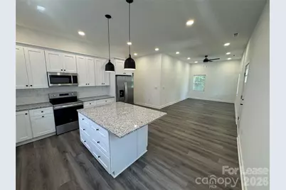 331 E Lowrance Avenue, Mooresville, NC 28115 - Photo 4