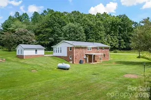204 Quail Hollow Rd, Marion, NC 28752 - Photo 4