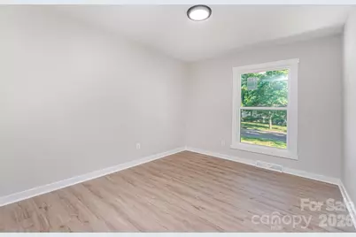 6557 Covecreek Drive, Charlotte, NC 28215 - Photo 20