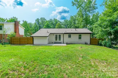 6557 Covecreek Drive, Charlotte, NC 28215 - Photo 26