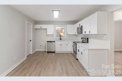 6557 Covecreek Drive, Charlotte, NC 28215 - Photo 10