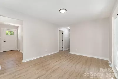 6557 Covecreek Drive, Charlotte, NC 28215 - Photo 22