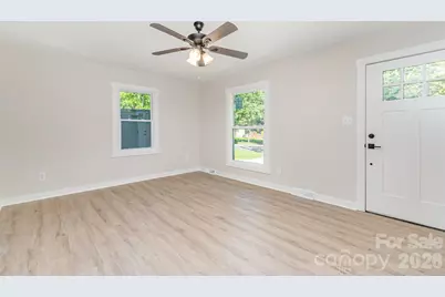 6557 Covecreek Drive, Charlotte, NC 28215 - Photo 4