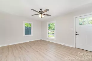 6557 Cove Creek Dr, Charlotte, NC 28215 - Photo 4