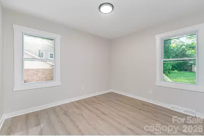 6557 Covecreek Drive, Charlotte, NC 28215 - Photo 18