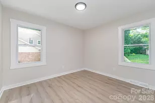 6557 Cove Creek Dr, Charlotte, NC 28215 - Photo 18
