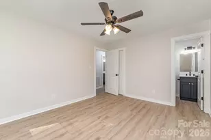 6557 Cove Creek Dr, Charlotte, NC 28215 - Photo 16