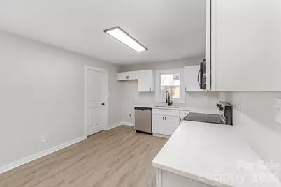 6557 Covecreek Drive, Charlotte, NC 28215 - Photo 12