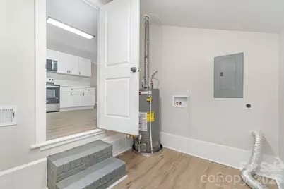 6557 Covecreek Drive, Charlotte, NC 28215 - Photo 14