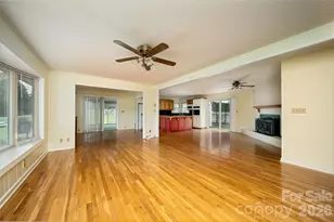821 Tanasee Gap Rd, Balsam Grove, NC 28708 - Photo 2