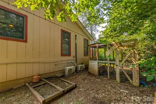 328 Wooded Vly Ln, Burnsville, NC 28714 - Photo 6