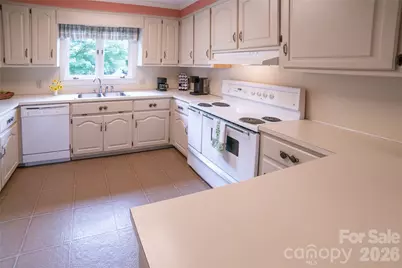 417 Stonecroft Drive SE, Lenoir, NC 28645 - Photo 12