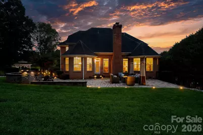 1025 N Shore Drive, Hickory, NC 28601 - Photo 2