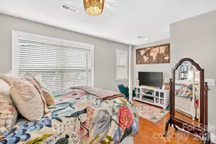 9 Winn St, Greenville, SC 29601 - Photo 8