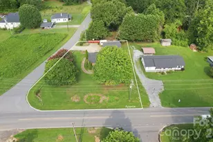 2111 24th St NE, Hickory, NC 28601 - Photo 38