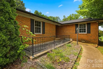 2111 24th Street NE, Hickory, NC 28601 - Photo 14
