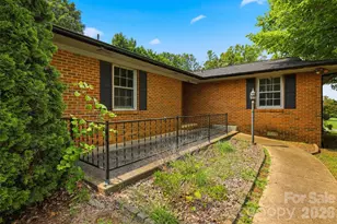 2111 24th St NE, Hickory, NC 28601 - Photo 14