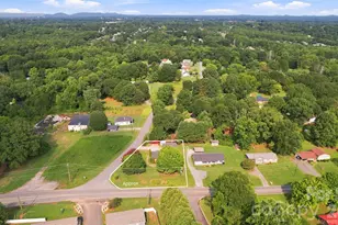 2111 24th St NE, Hickory, NC 28601 - Photo 36