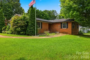 2111 24th St NE, Hickory, NC 28601 - Photo 6