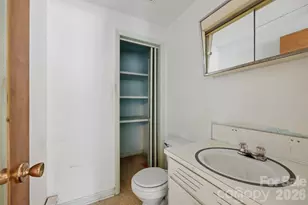2111 24th St NE, Hickory, NC 28601 - Photo 44