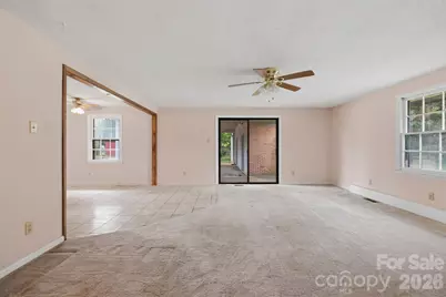 2111 24th Street NE, Hickory, NC 28601 - Photo 22