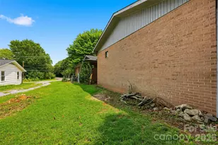 2111 24th St NE, Hickory, NC 28601 - Photo 34