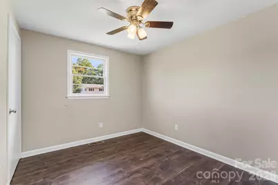4405 Landing Court, Hickory, NC 28602 - Photo 16