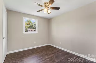 4405 Landing Ct, Hickory, NC 28602 - Photo 16