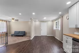 4405 Landing Ct, Hickory, NC 28602 - Photo 8