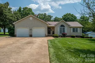 2610 Prince Dr, Lincolnton, NC 28092 - Photo 1