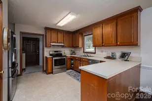 2610 Prince Dr, Lincolnton, NC 28092 - Photo 8