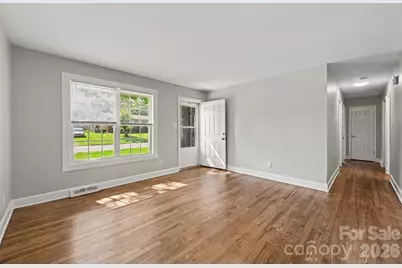 4421 Knollcrest Drive, Charlotte, NC 28208 - Photo 4
