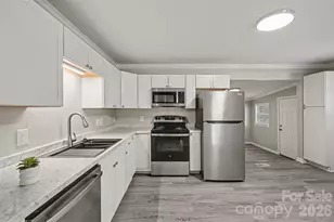4421 Knollcrest Dr, Charlotte, NC 28208 - Photo 12