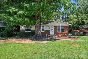 4421 Knollcrest Dr, Charlotte, NC 28208 - Photo 1