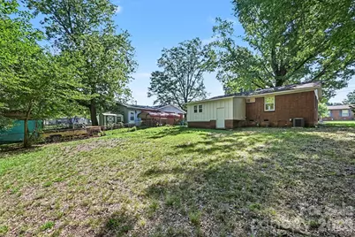 4421 Knollcrest Drive, Charlotte, NC 28208 - Photo 38
